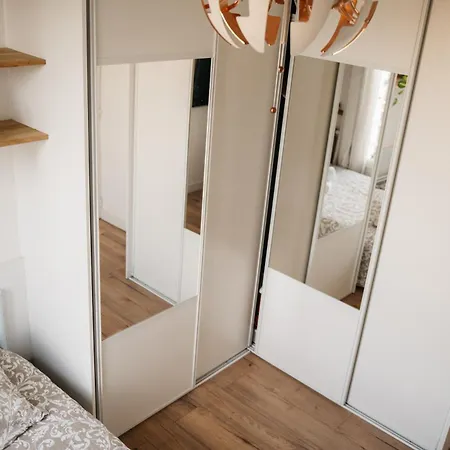 Escapade A 2 Ou En Petit Groupe Equipe Quartier Residentiel Calme Rer Direct Parfait Pour Teletravail Et Detente Appartement Saint-Maur-des-Fossés
